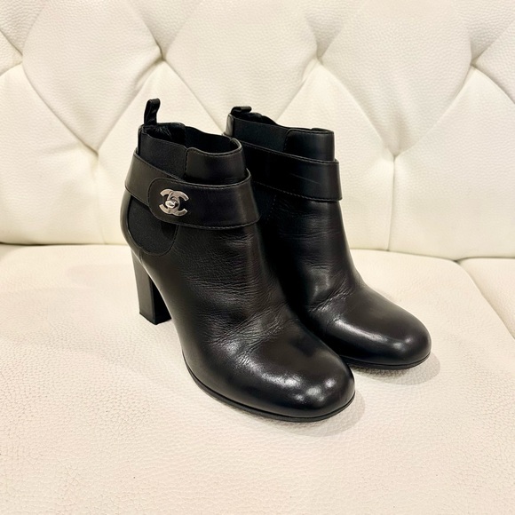 Chanel boots - Picture 2 of 10